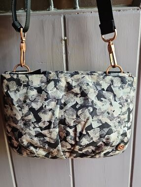 lululemon athletica Hip To Be Free Abstract Black & Gray Crossbody Bag